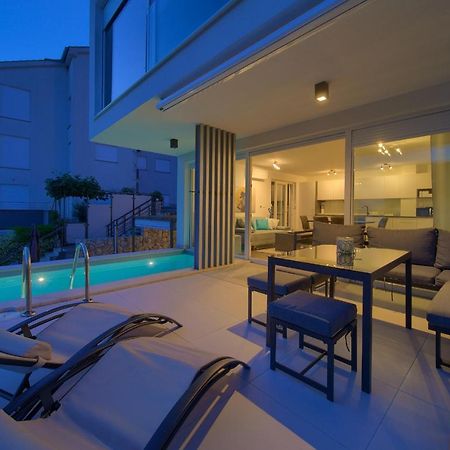 Villa Solis Lacus Modern Apartment - Private Heated Pool - Smart Tv Sky X - Free Parking Njivice Dış mekan fotoğraf