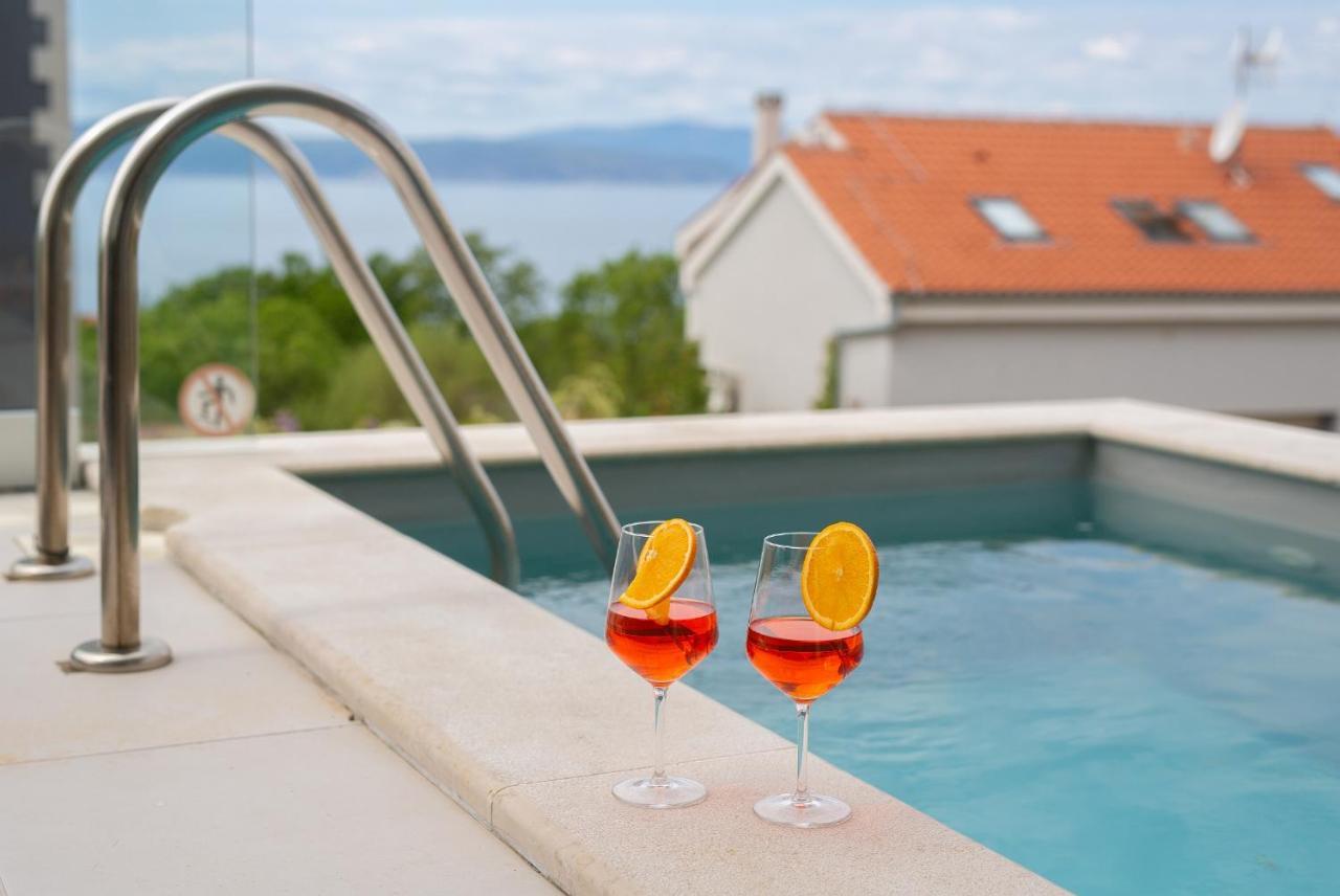 Villa Solis Lacus Modern Apartment - Private Heated Pool - Smart Tv Sky X - Free Parking Njivice Dış mekan fotoğraf