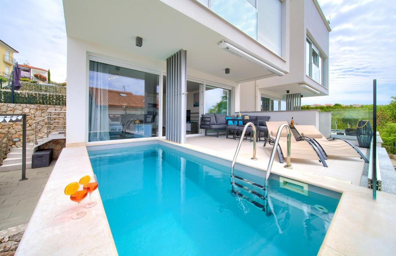 Villa Solis Lacus Modern Apartment - Private Heated Pool - Smart Tv Sky X - Free Parking Njivice Dış mekan fotoğraf