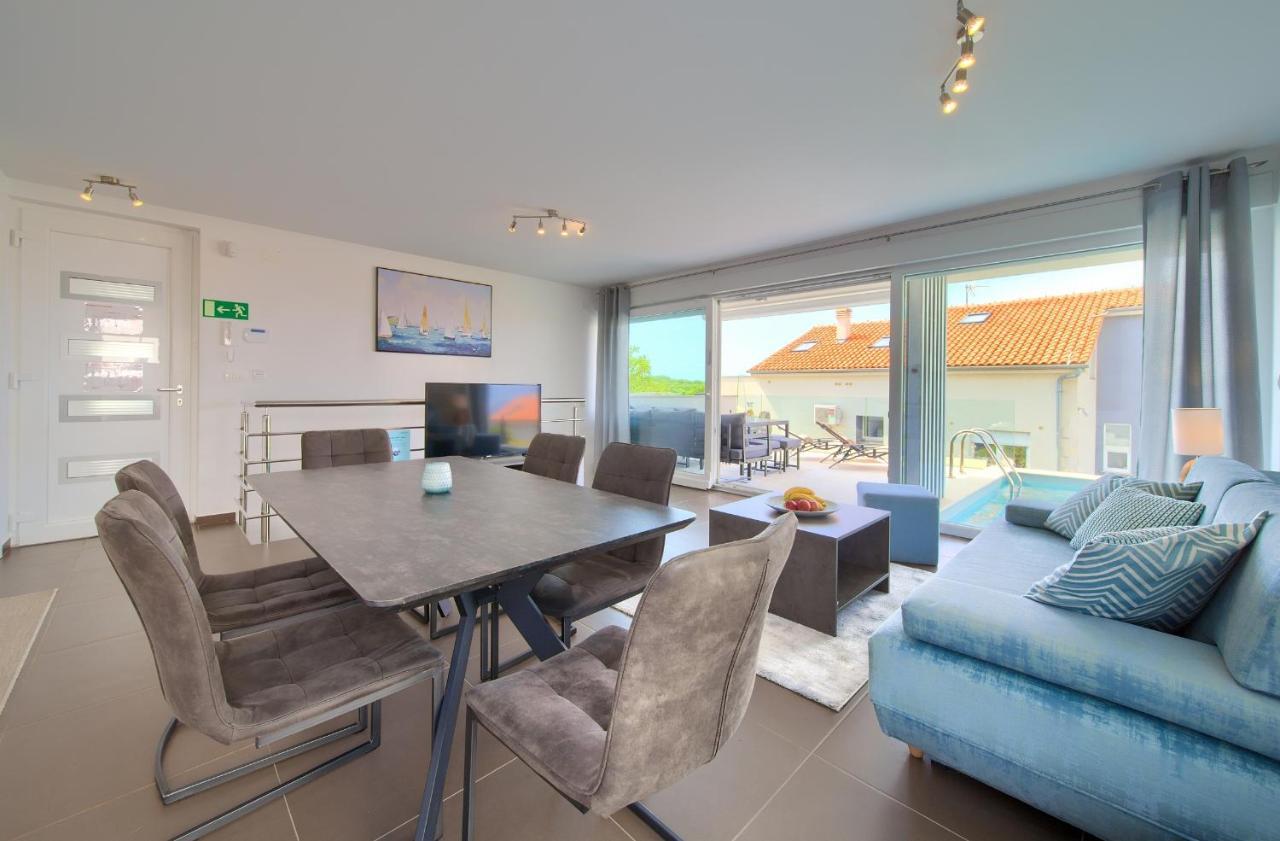Villa Solis Lacus Modern Apartment - Private Heated Pool - Smart Tv Sky X - Free Parking Njivice Dış mekan fotoğraf