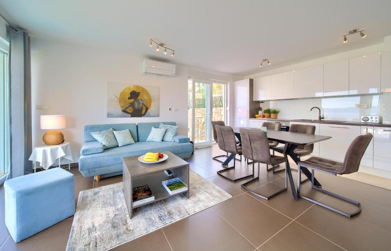 Villa Solis Lacus Modern Apartment - Private Heated Pool - Smart Tv Sky X - Free Parking Njivice Dış mekan fotoğraf
