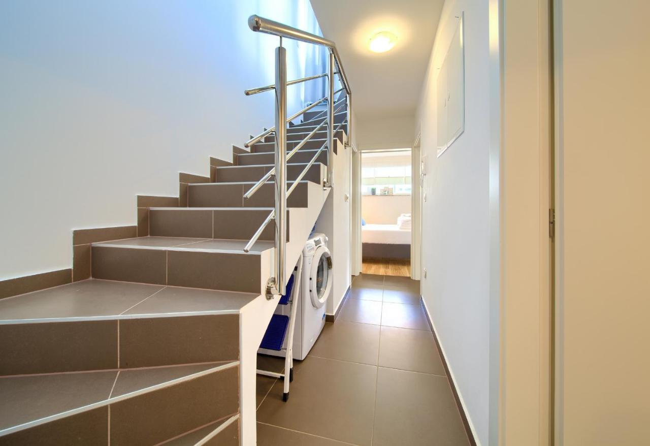 Villa Solis Lacus Modern Apartment - Private Heated Pool - Smart Tv Sky X - Free Parking Njivice Dış mekan fotoğraf