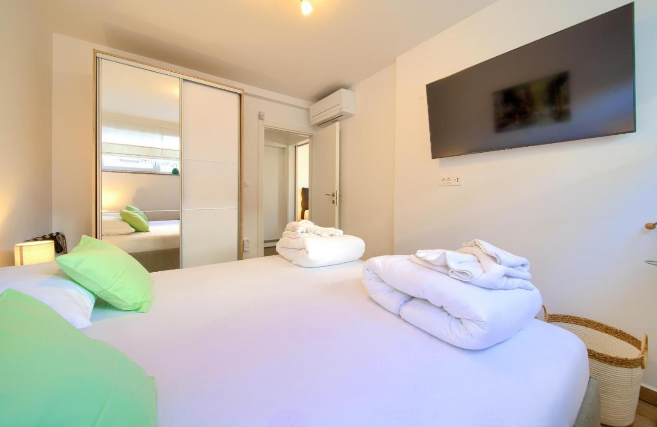 Villa Solis Lacus Modern Apartment - Private Heated Pool - Smart Tv Sky X - Free Parking Njivice Dış mekan fotoğraf