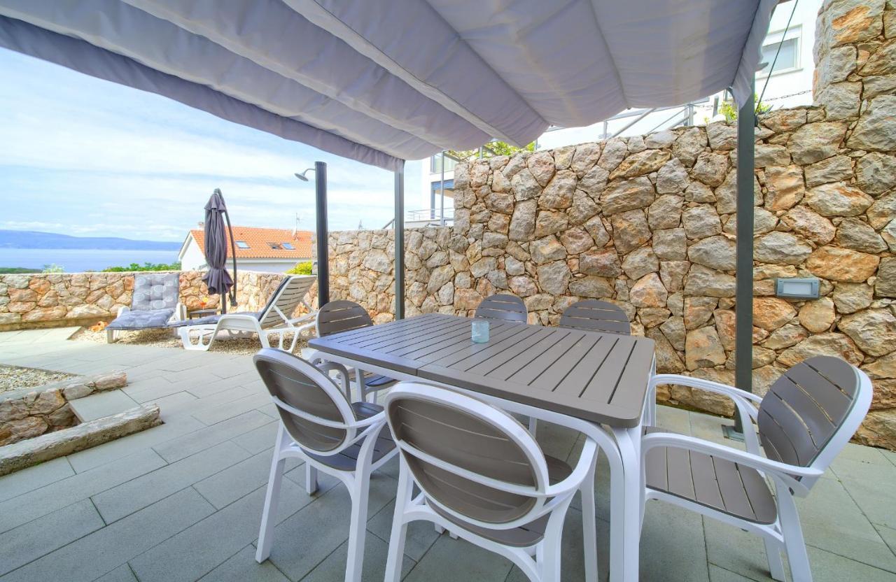 Villa Solis Lacus Modern Apartment - Private Heated Pool - Smart Tv Sky X - Free Parking Njivice Dış mekan fotoğraf
