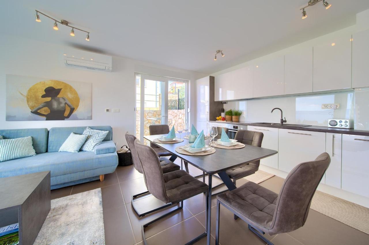 Villa Solis Lacus Modern Apartment - Private Heated Pool - Smart Tv Sky X - Free Parking Njivice Dış mekan fotoğraf