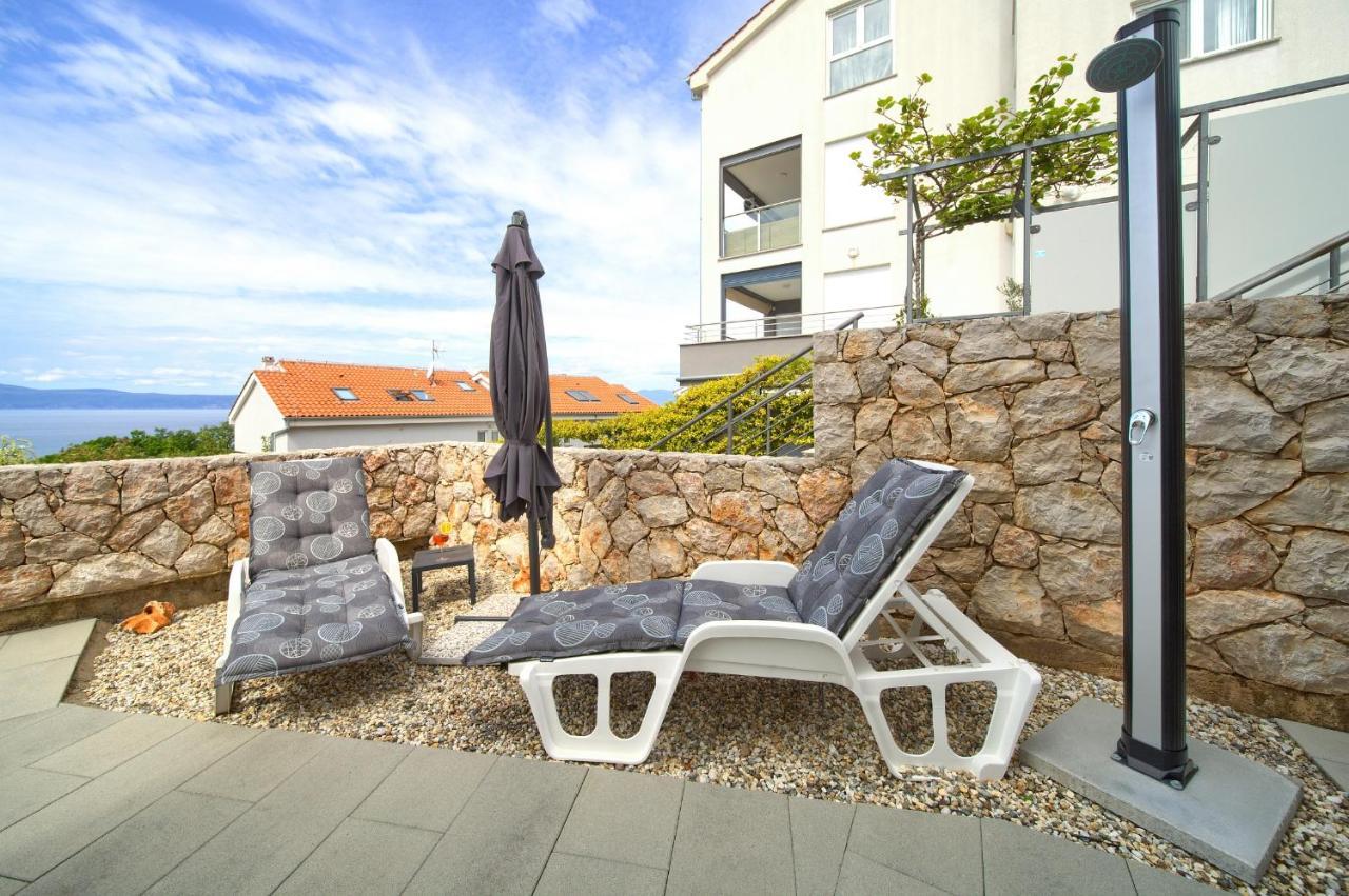 Villa Solis Lacus Modern Apartment - Private Heated Pool - Smart Tv Sky X - Free Parking Njivice Dış mekan fotoğraf