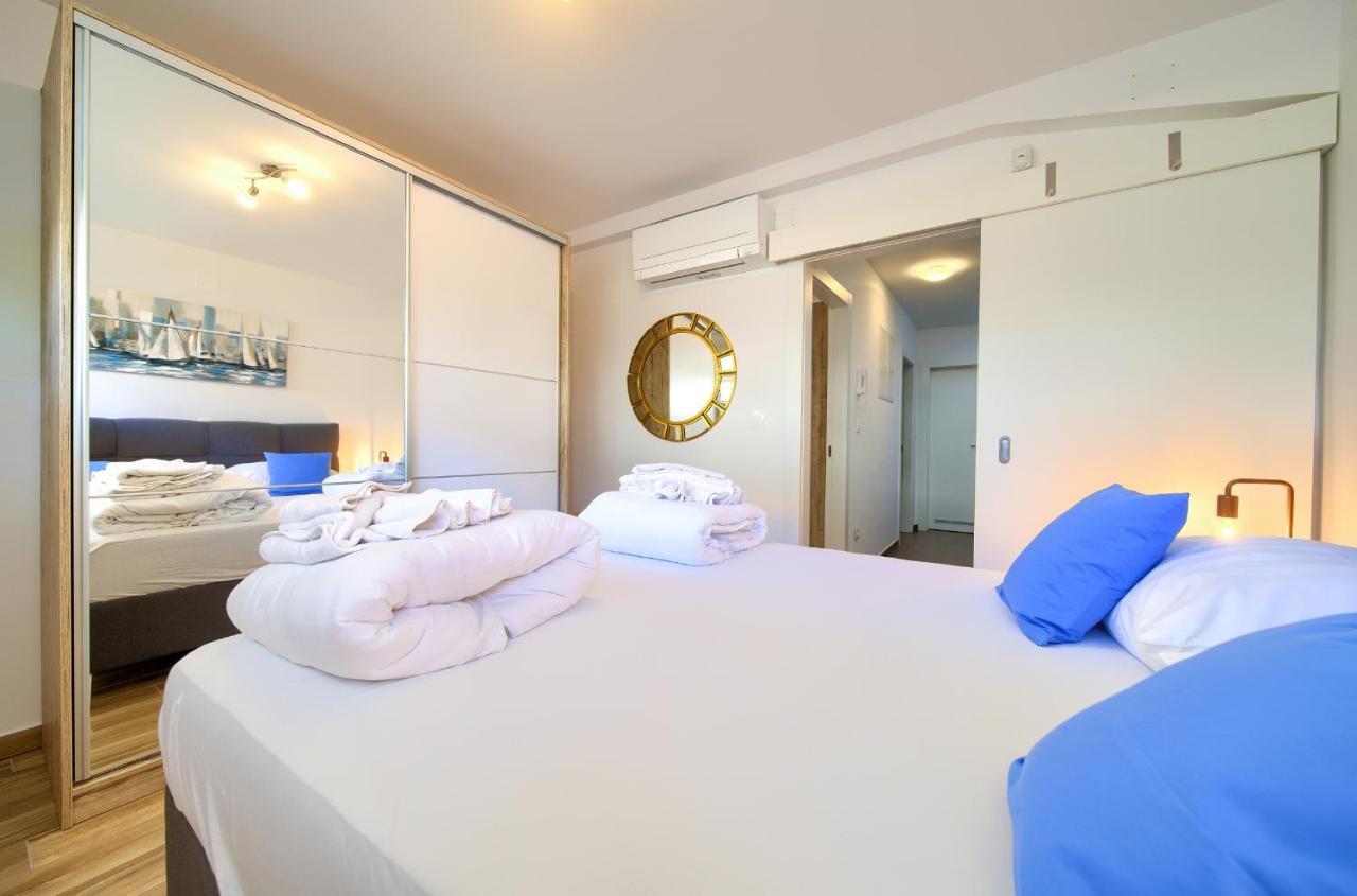Villa Solis Lacus Modern Apartment - Private Heated Pool - Smart Tv Sky X - Free Parking Njivice Dış mekan fotoğraf