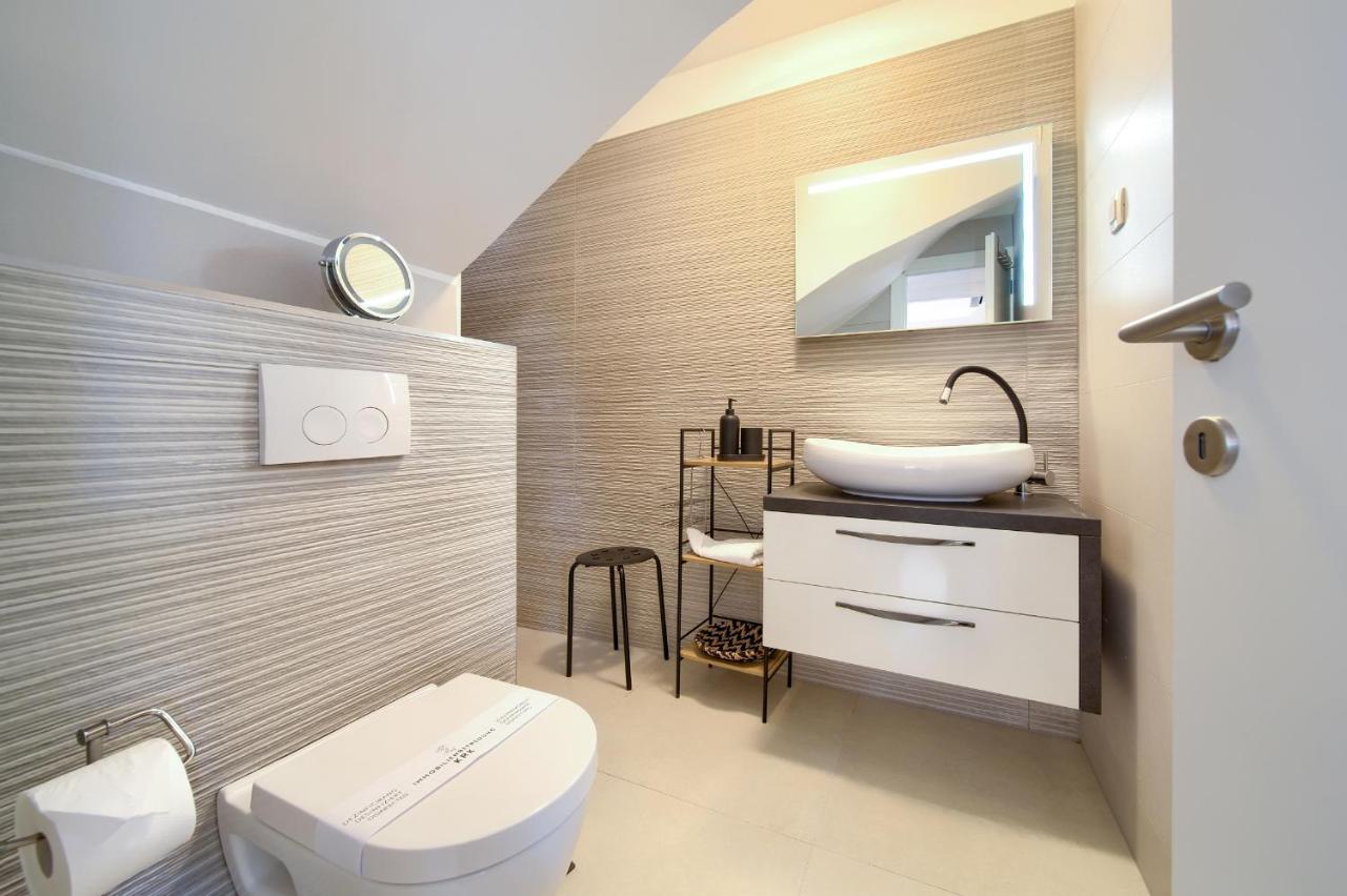Villa Solis Lacus Modern Apartment - Private Heated Pool - Smart Tv Sky X - Free Parking Njivice Dış mekan fotoğraf