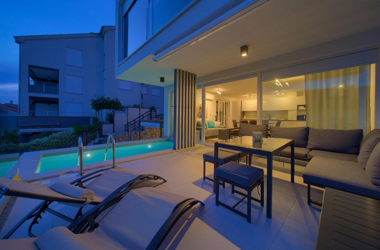 Villa Solis Lacus Modern Apartment - Private Heated Pool - Smart Tv Sky X - Free Parking Njivice Dış mekan fotoğraf